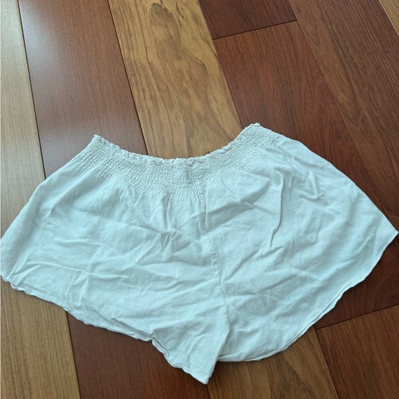 Brandy Melville White Comfy Flowy Shorts - Picture 2 of 2